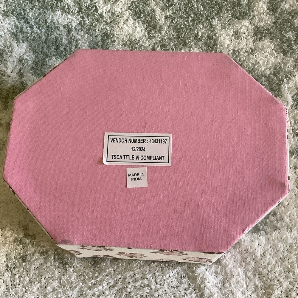 Floral Quilted Octagonal Jewelry Box India NWT - Picture 10 of 14